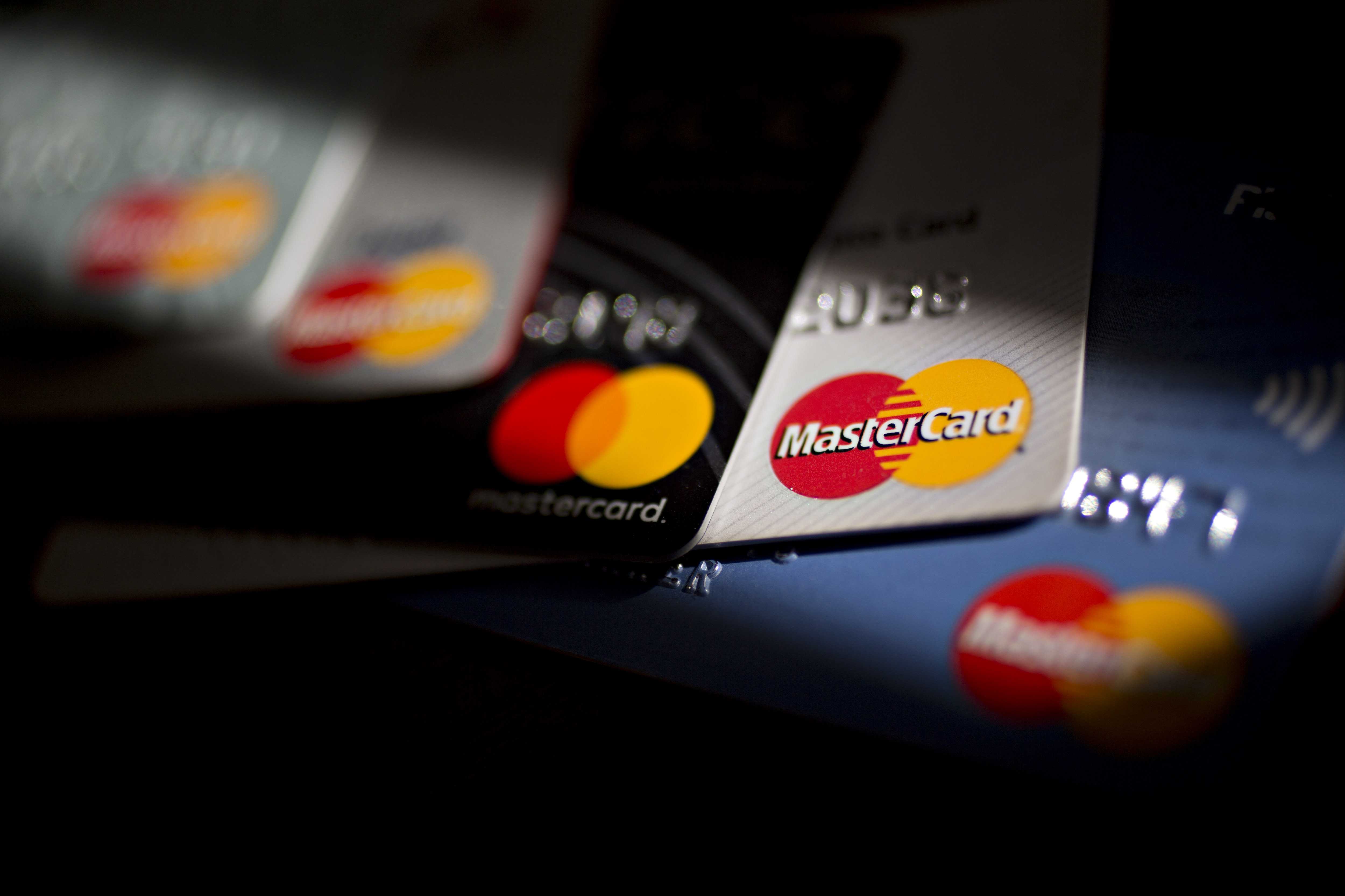 «мир», mastercard или visa: какая карта лучше?
